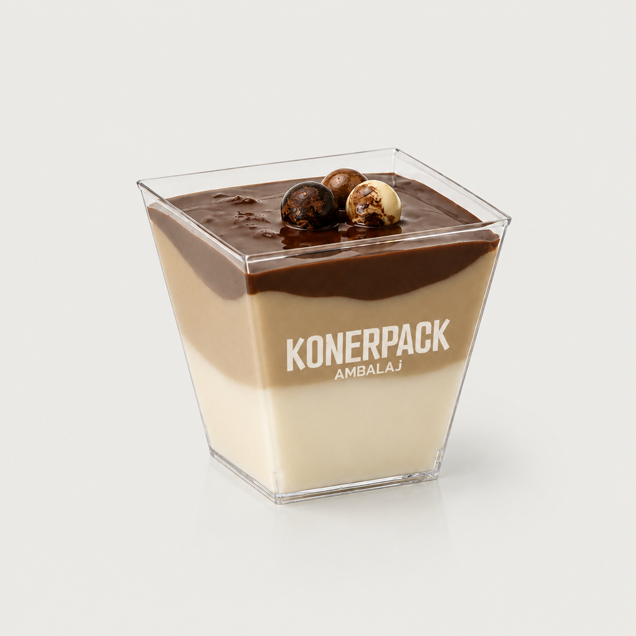 DIAMOND 200 cc kare mini plastik tatlı kasesi, gıda ile temasa uygun şeffaf plastik tatlı kasesi, mousse, cheesecake ve premium mini tatlı sunumları için.